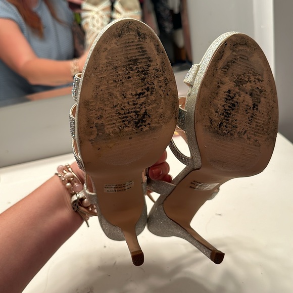 Silver heels - Picture 4 of 4